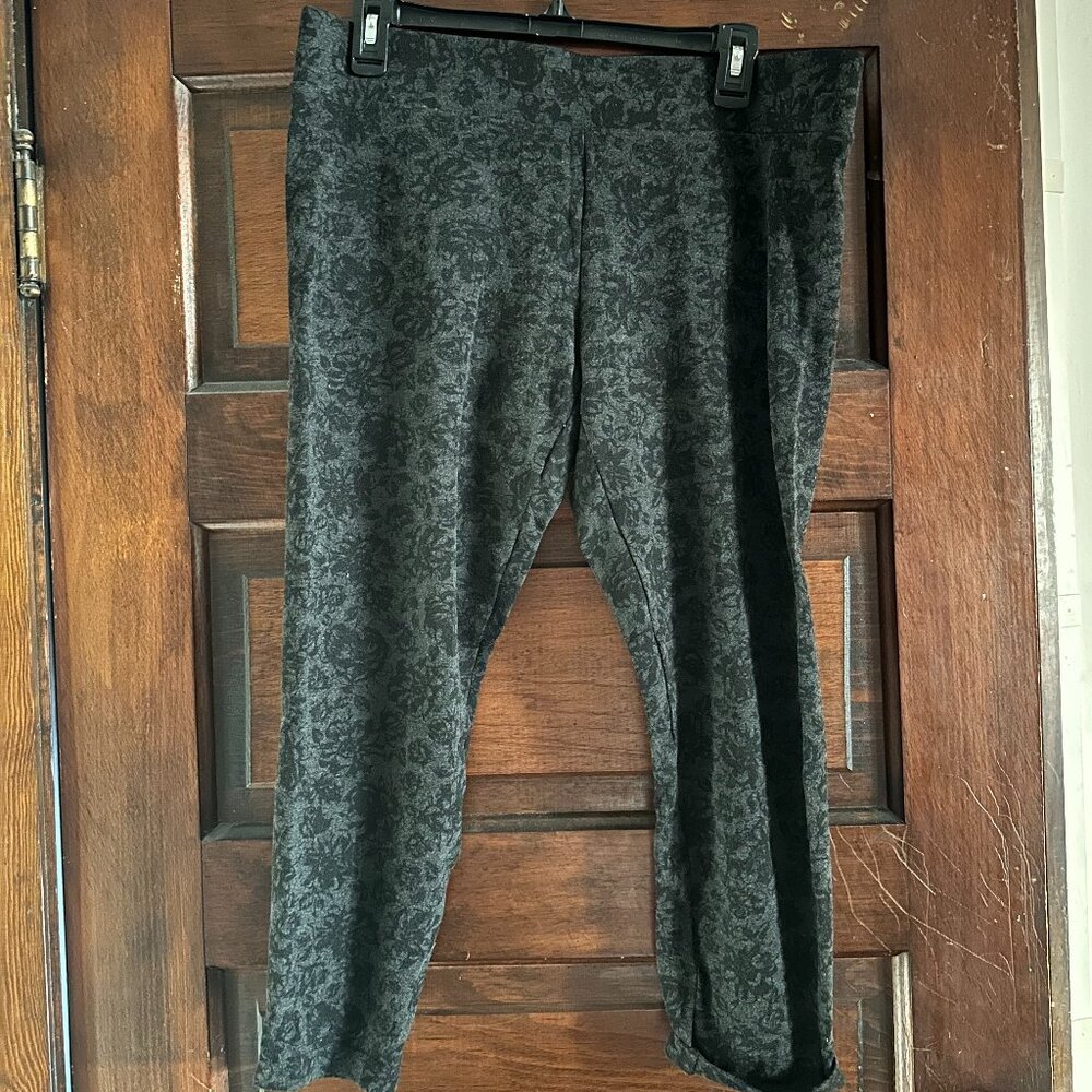 Ann Taylor Leggings Sz L - Grey Black Floral Print